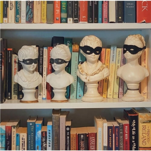 21 Interesting Accessories to Make Your Bookshelves Wow