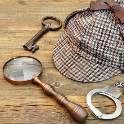 magnifying glass, key, Sherlock Holmes hat, handcuffs